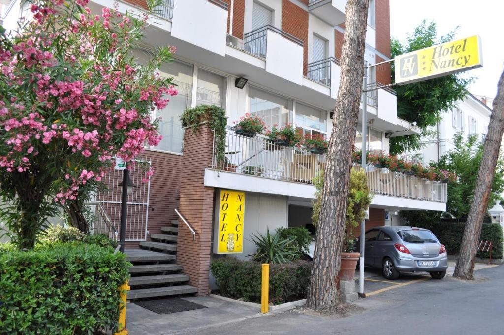 Hotel Nancy リミニ エクステリア 写真